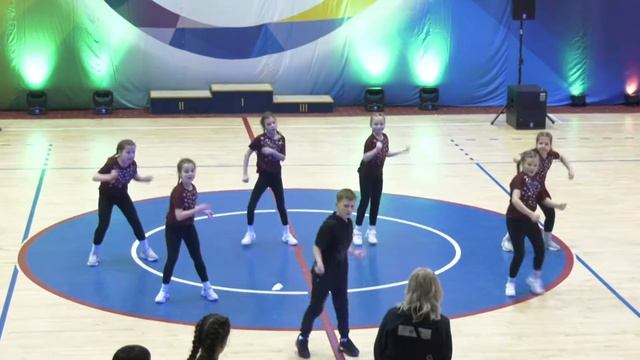 "Средняя семнашка the best", г. Тюмень смотреть онлайн