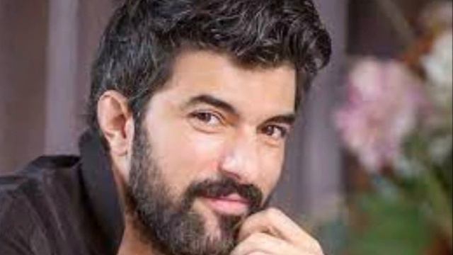 ¡Engin Akyürek se sometió a una cirugía de oreja! смотреть онлайн