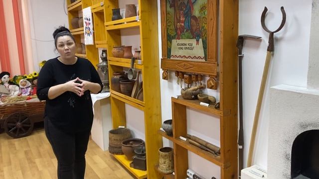 Видео-экскурсия "Быт казаков" (убранство малой хаты) смотреть онлайн