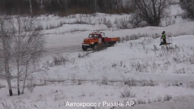Автокросс Новогодний кубок Рязани 2023 утешительный заезд Т 4-3 смотреть онлайн