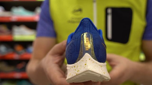 Кроссовки женские Nike Air Zoom Pegasus 36 Prm Hyper Blue/Deep Royal Blue за 30 секунд смотреть онлайн