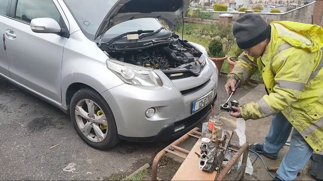 Toyota Urban Cruiser D4d 1.4 Diesel Egr Valve distmantling and Cleaning смотреть онлайн