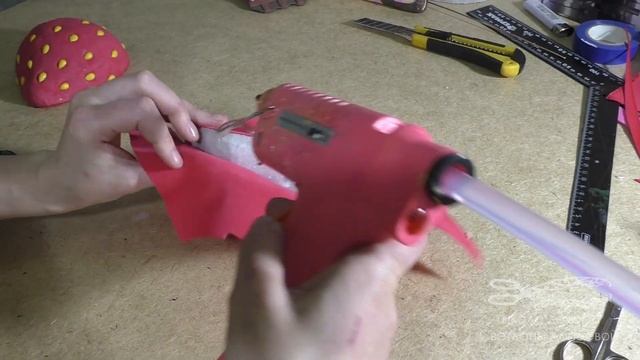 БЕСПЛАТНЫЙ МАСТЕР КЛАСС КЛУБНИКА ИЗ EVA FOAM смотреть онлайн