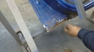 Ржавчина на передней двери РеноЛоган