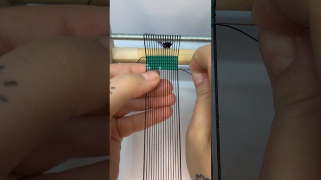 «Лесные врата» по авторской схеме / станочное бисероплетение смотреть онлайн