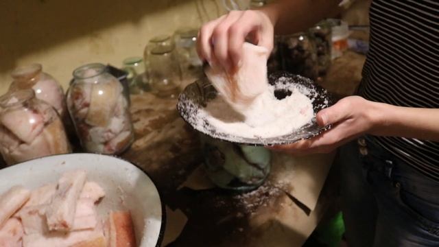 Сало солёное в банке / Salted lard in a jar смотреть онлайн