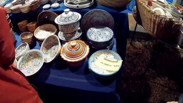 Мила показывает нам Рождественский рынок, город Висбаден. смотреть онлайн