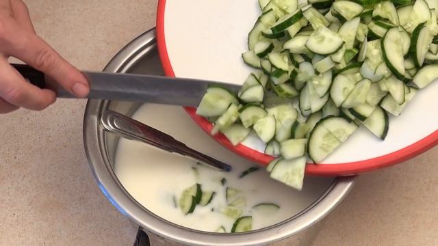 Холодный суп Таратор. Болгарский холодный суп для лета. Летний суп с огурцами. смотреть онлайн