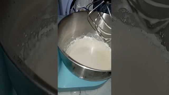 ? Хлеб белый, хлеб ? луковый домашний. Не успел остыть, резали горячим смотреть онлайн