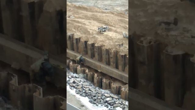 Сварщики на стройплощадке #Shorts #сварщик #балка смотреть онлайн