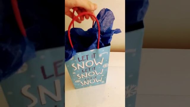 day one of my secret santa gift wrappings смотреть онлайн