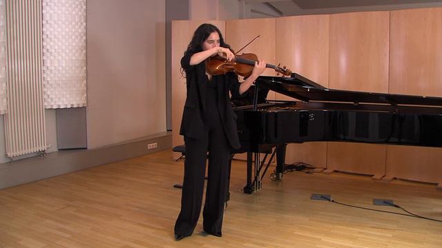 Sonata Op. 25 N. 1: I. and II. Movements, P. Hindemith - Lucía Molina Álvarez смотреть онлайн