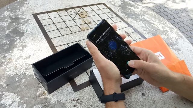 Распаковка Xiaomi Mi 9 T Pro 256 GB купленного в гонконгском Xiaomi store смотреть онлайн