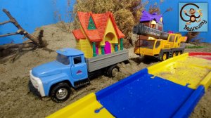 Мультик про машинки. Экскаватор, самосвал и грузовичок строят горку для машинок. МанкиМульт