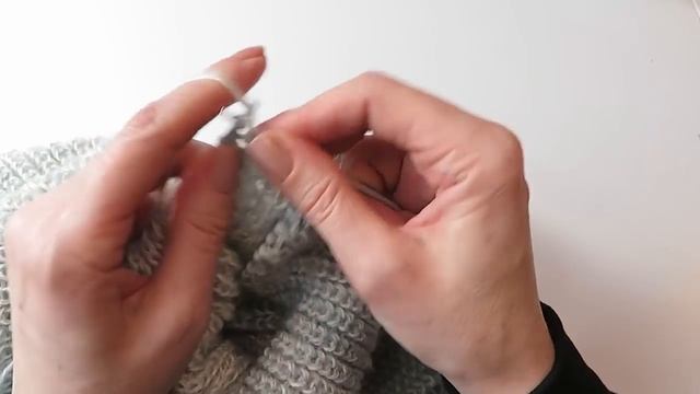 САМЫЙ ПРОСТОЙ И ИДЕАЛЬНЫЙ СПОСОБ ВЯЗАНИЯ ПОЛУПАТЕНТНОЙ РЕЗИНКИ ПО КРУГУ смотреть онлайн