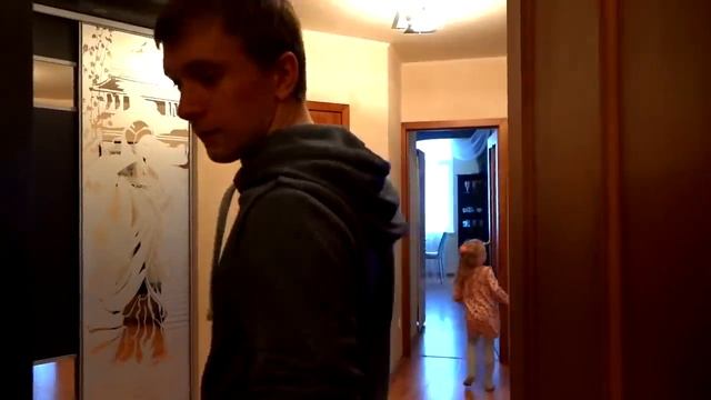 ЗМЕЯ УКУСИЛА МАМУ ЗМЕЯ У НАС ДОМА Милана и папа спасают маму Часть: #1 Snake bitten at hom смотреть онлайн