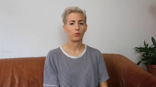 Bleaching My Hair Platinum Blonde - The Process смотреть онлайн
