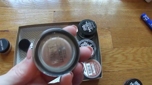 Make Up Collection: Cream Eye Shadows смотреть онлайн