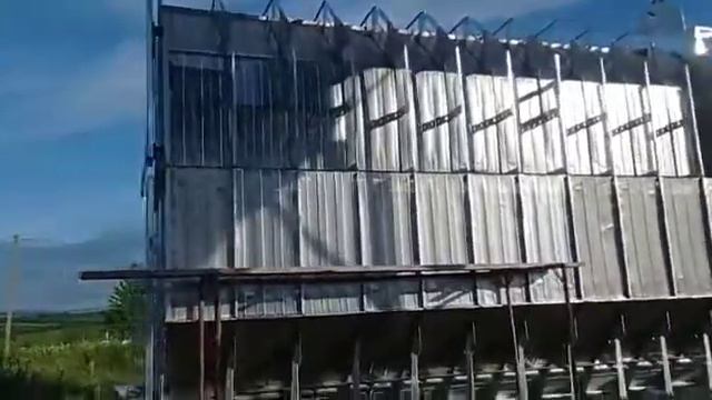 Сколько стоит зерносушилка?Стоимость самой сушилки может достигать 30 000 долларов. смотреть онлайн