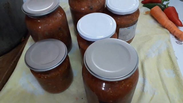 Осень...золотая осень/то холодно, то жарко/ Купили уголь, убираем огород, заготовки /на даче/.