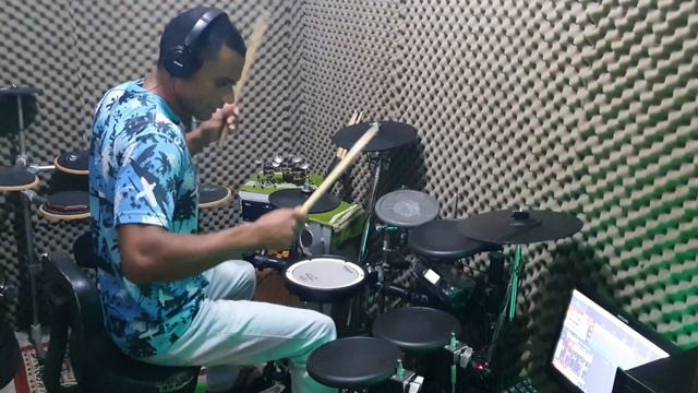 Bipolar- Vai se tratar Garota vs Jonas Esticado ( Drum cover) смотреть онлайн