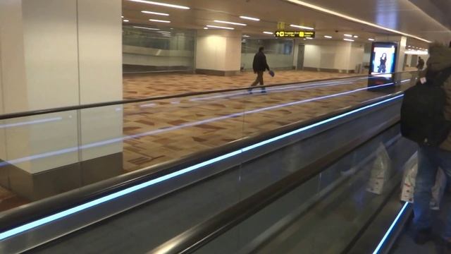 Аэропорт Нью Дели, Индия смотреть онлайн