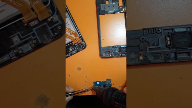 samsung A10 A20 Mikrofon Değişimi смотреть онлайн