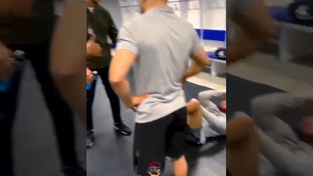 Выход на бой 💥Arman Tsarukyan смотреть онлайн
