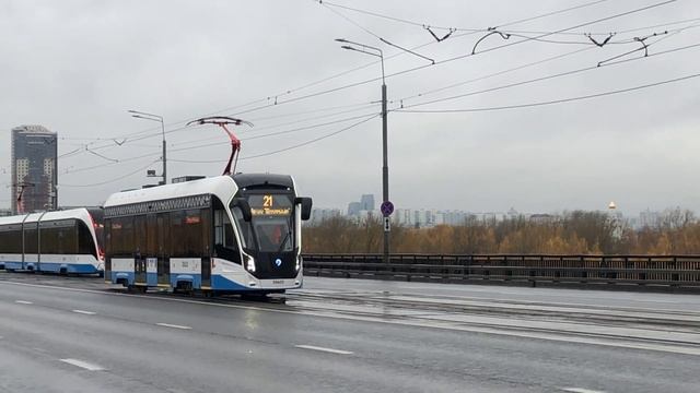 71-931М Витязь-М 31396 и 71-911ЕМ Львёнок 30633 На Строгинском мосту смотреть онлайн
