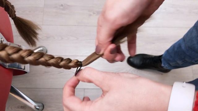 Косички с нитками. Как украсить длинные волосы дома смотреть онлайн