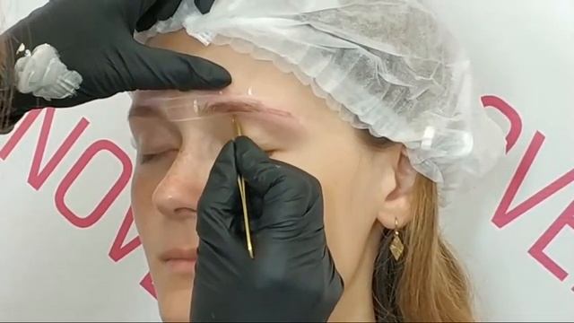 Визуальное изменение асимметрии бровей при помощи Brow Paste от Novel смотреть онлайн