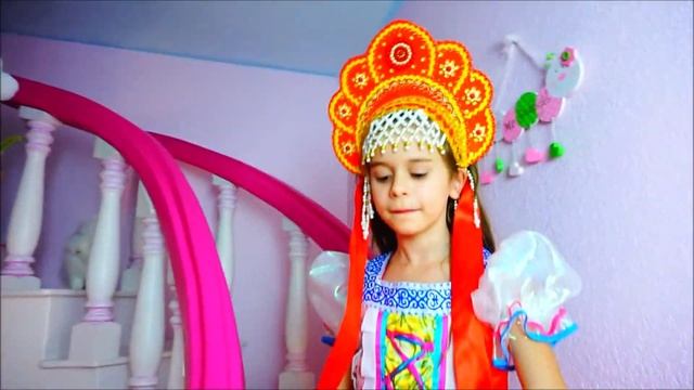 Russian Folk Dance Sasha by Karolina School Music Class | Русский "Народный" Танец Саша Каролина смотреть онлайн