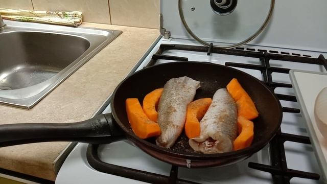 Как я готовлю Хек с тыквой и на праздник, и на ужин. Быстро и вкусно! смотреть онлайн