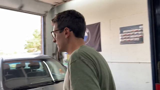 Here Is What Stranded My Mercedes ML320 On The Trail! смотреть онлайн