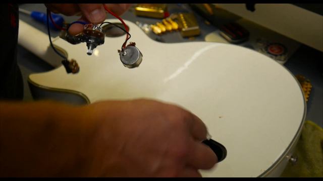 Upgrading Epiphone Les Paul Custom PROBUCKER Pickups смотреть онлайн
