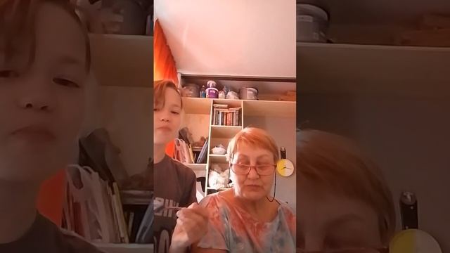 Пробуем Хэллоуинские сладости с моей бабушкой???? смотреть онлайн