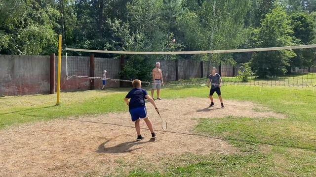 Играем в теннис в летнем лагере #yrembooboxingteam г. Великие Луки смотреть онлайн