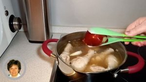 ? Прозрачный холодец из куриных ножек. Готовится очень быстро, застывает буквально за 3 часа