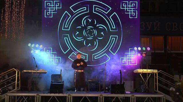 Ээжийн чанасан цай-исп. солист проекта 