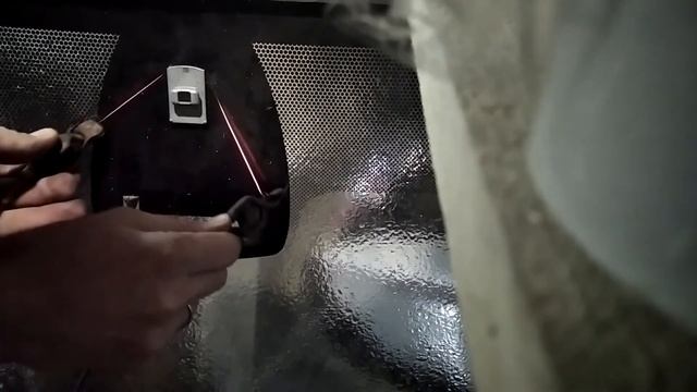 Как снять крепление зеркала заднего вида и датчика дождя с лобового зеркала смотреть онлайн