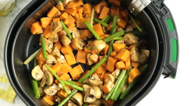 Kale and Butternut Squash Salad смотреть онлайн
