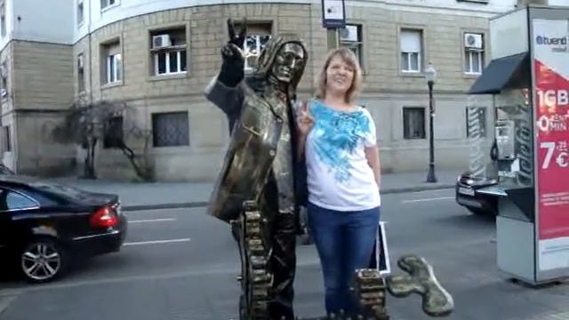 Прогулка по Ла Рамбла, Барселона, 30.05.2014, замечательная живая скульптура смотреть онлайн