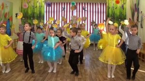 Танец - вход  на 8 марта с солнышками Музыкальный руководитель Зайцева Марина Владимировна