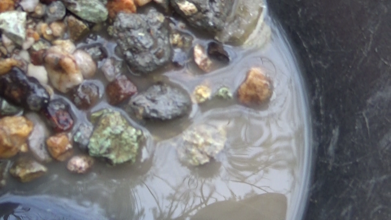 КАК НАЙТИ ЗОЛОТО В ПЕСКЕ! смотреть онлайн