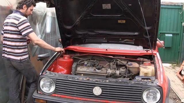 Golf 2 выставляем капот и рихтуем петли смотреть онлайн