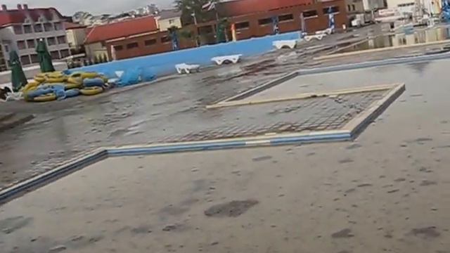 Ольгинка, аквапарк после дождя смотреть онлайн