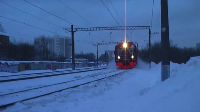 ЭД4М-0420 с приветливым машинистом:) смотреть онлайн