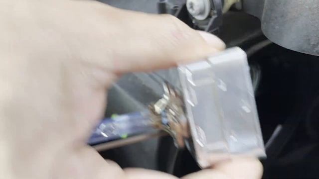 Replacing Xenon Headlight Bulb on BMW X5 F15 смотреть онлайн