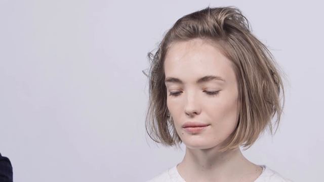 R+Co / TROPHY Shine + Texture Spray смотреть онлайн