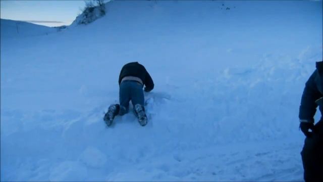 Как правильно прыгать в снег по Джереми Кларксону смотреть онлайн